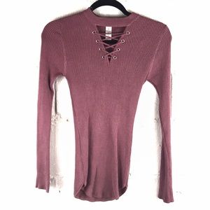 🖤3/15 Rose pink lace up top